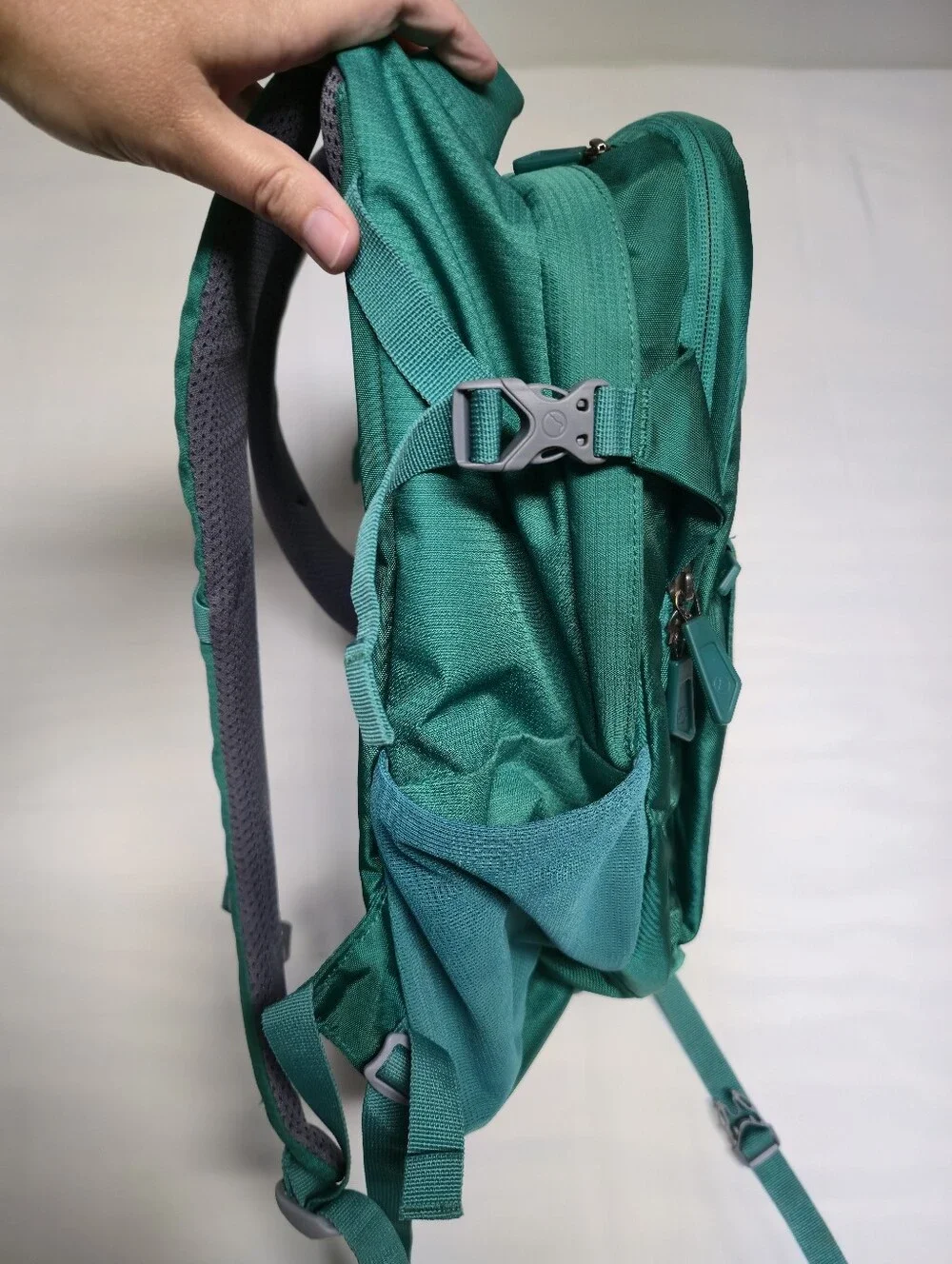 Lowe Alpine Magma 28L Outdoor Hiking Travel Laptop Backpack Daypack